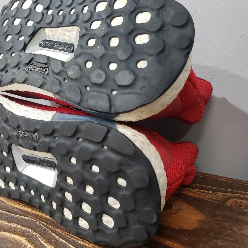 Adidas Running Shoes Mens 9.5 UltraBoost Red Good BB3930 Athletic Sneakers